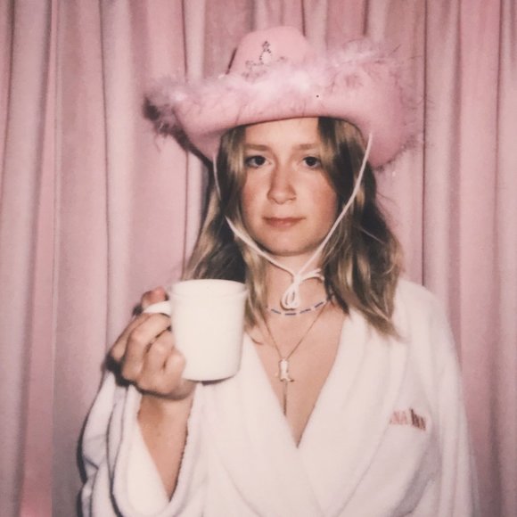 Meet your Posher, Emma - Picture 1 of 1